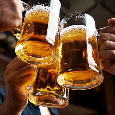 さくらアジアンダイニング&バーの乾杯する3杯の生ビール